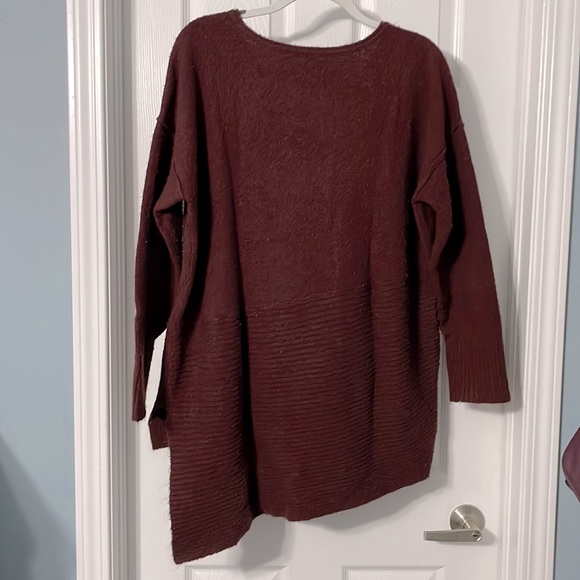 Dex Asymmetrical Burgundy Sweater - Picture 4 of 4